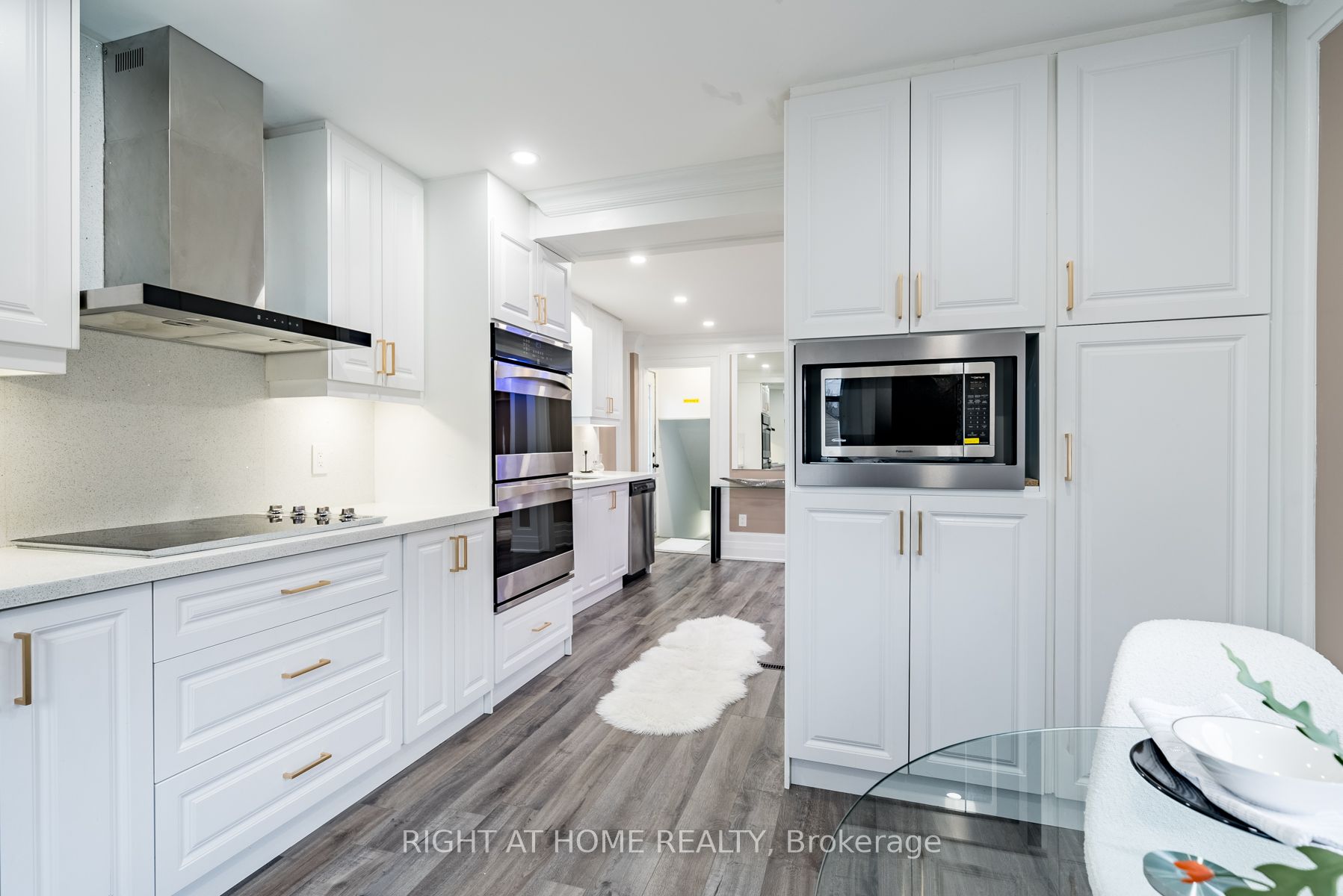 124 Guelph St