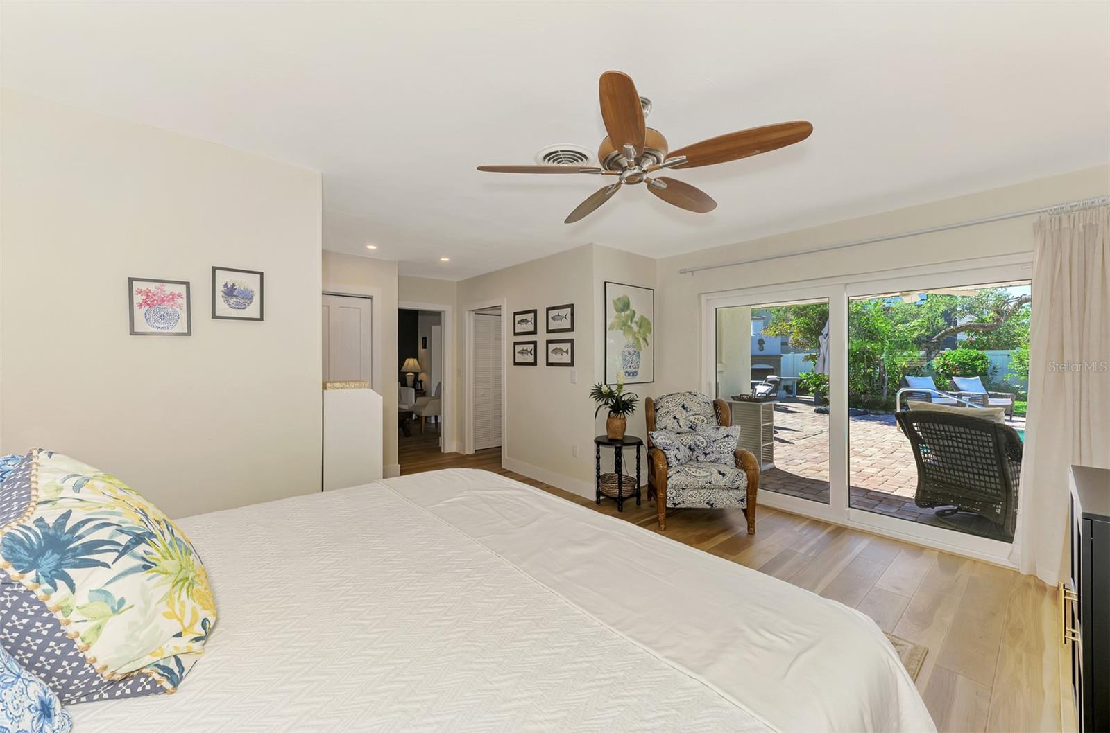 400 Nokomis Avenue S