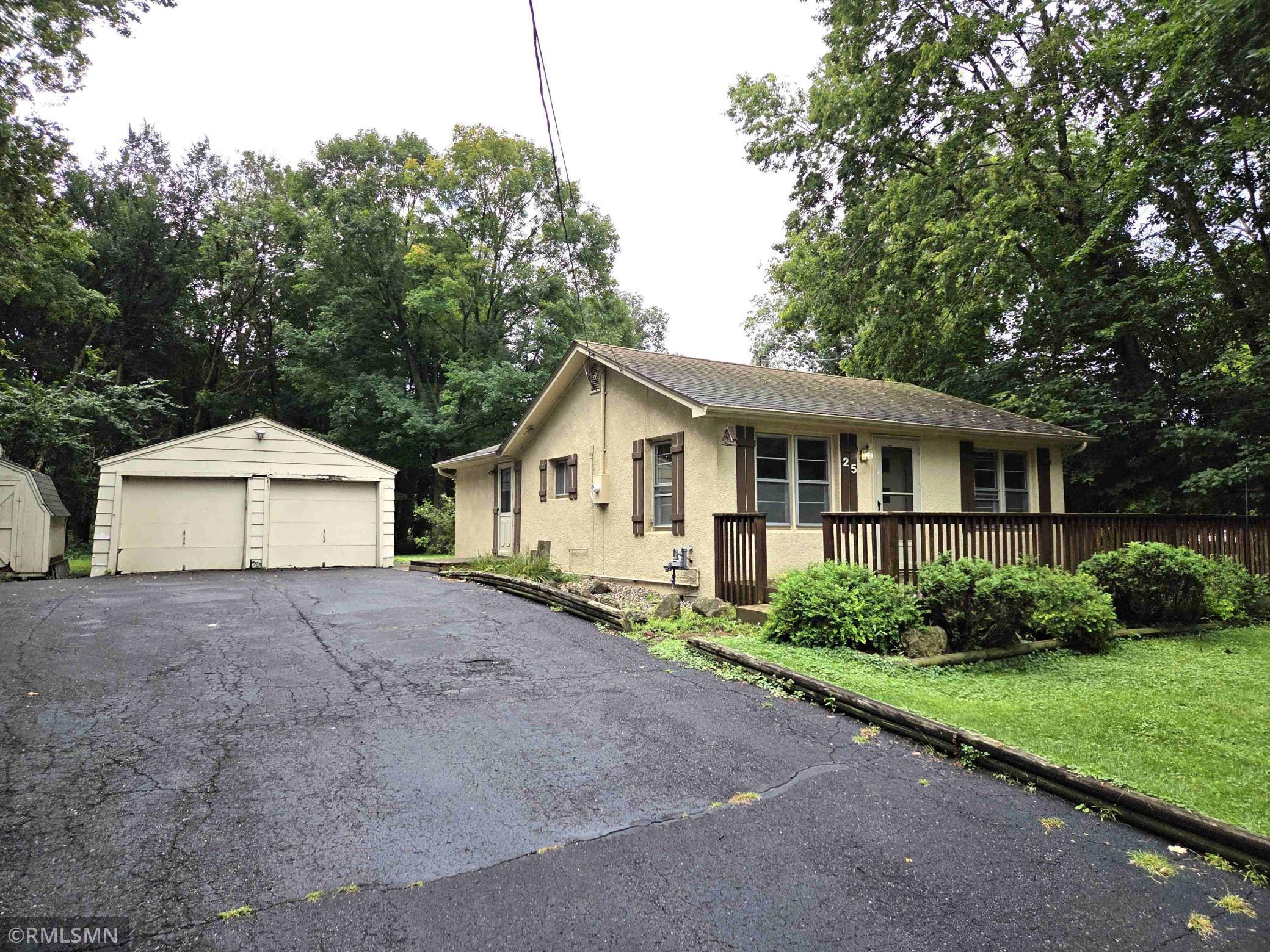 25 Woodlawn Avenue