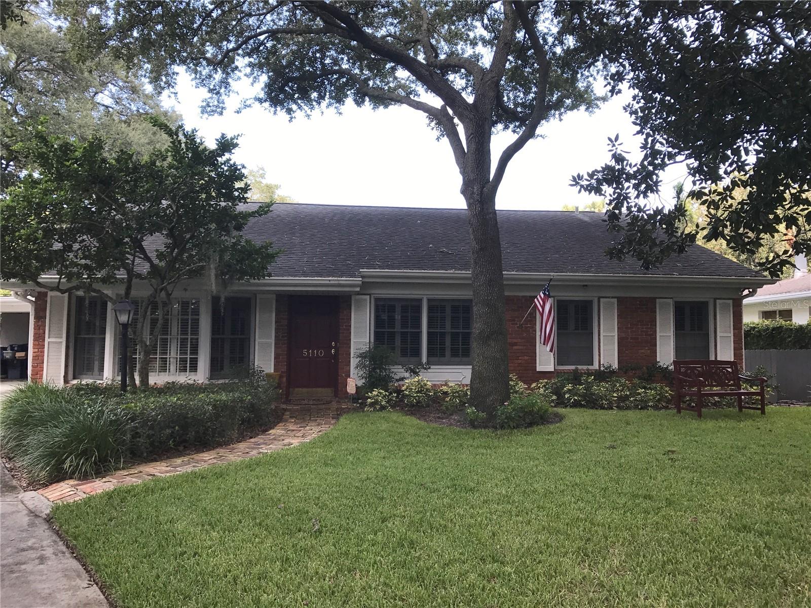 West Beach Park lot with pool on a quiet street. Located in highly desirable Plant School district. Fabulous location with close proximity to Downtown Tampa, Tampa International Airport, and all bridges to Pinellas beaches. Perfect lot for your ideal home. Needs renovation.
