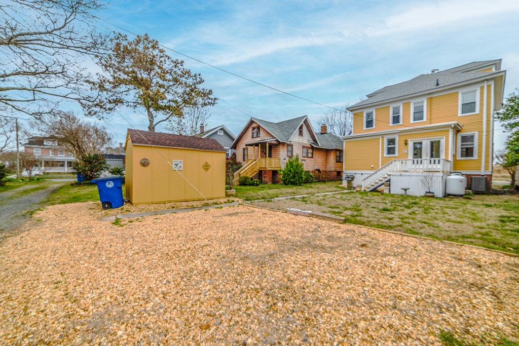 106 Bay Ave 15