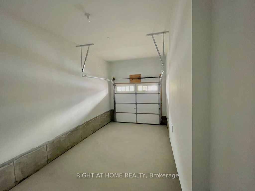 61 Phoenix Blvd