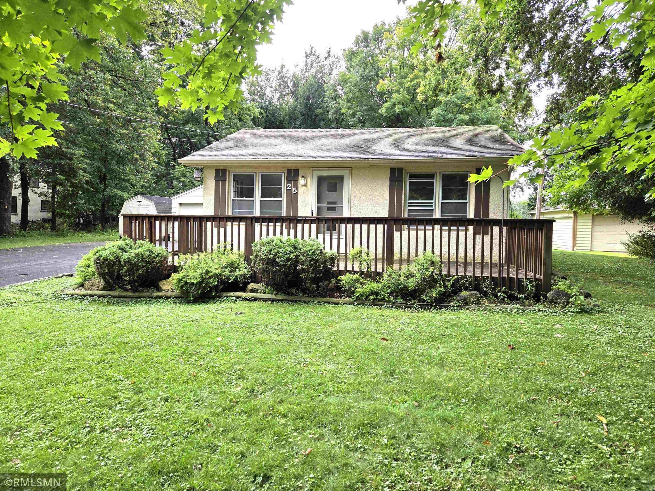 25 Woodlawn Avenue