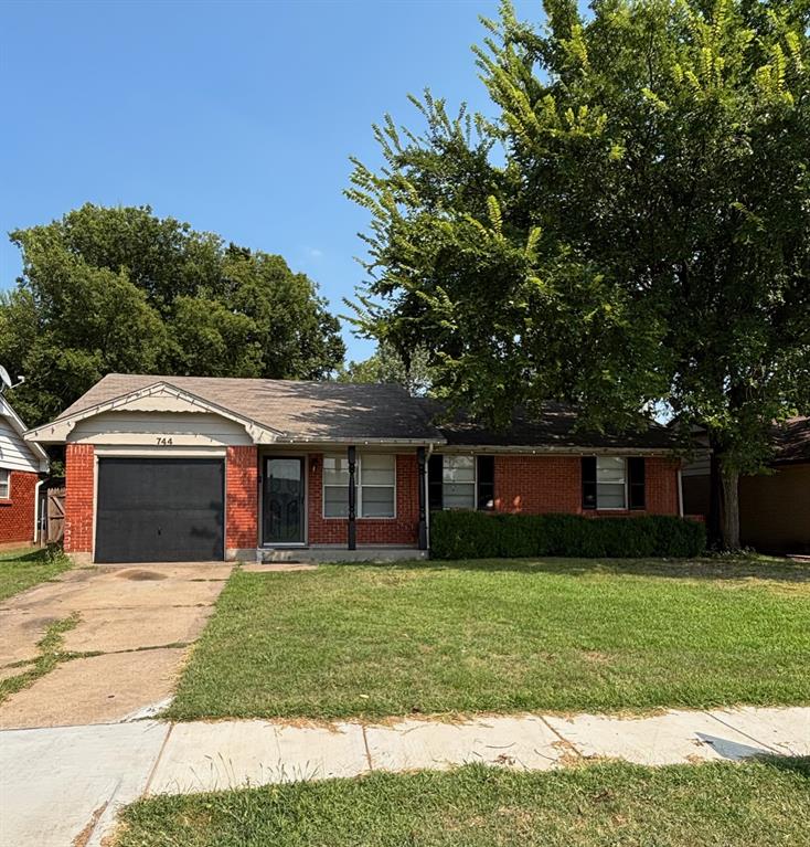 Spacious 3 bed, 1 bath home in Moore schools. New paint and new carpet, with a large backyard and shed.