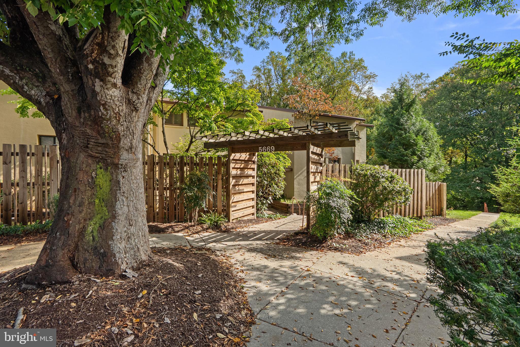 5669 Harpers Farm Road B
