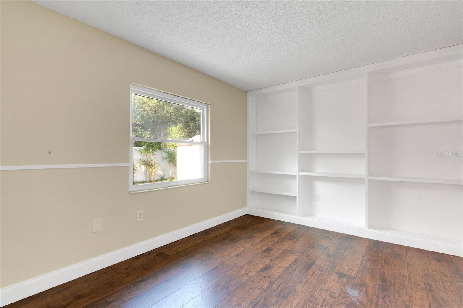 1606 Crystalview Trail