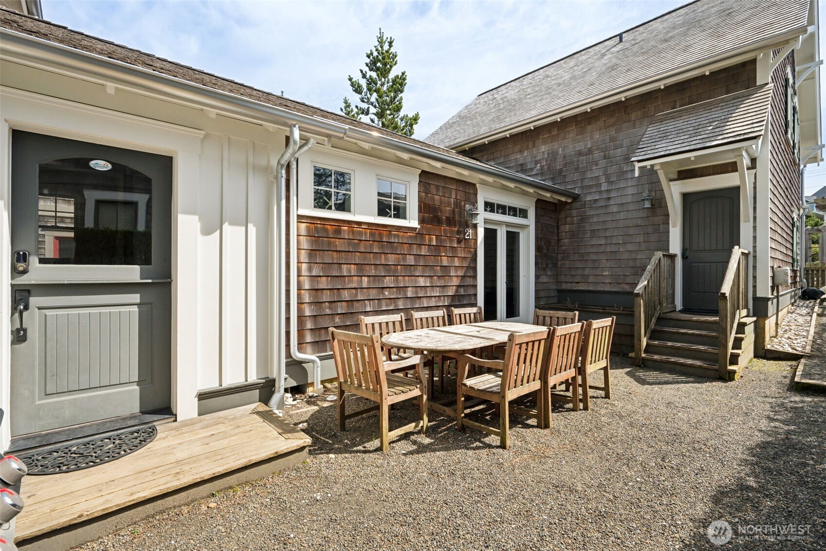21 N Glen Lane