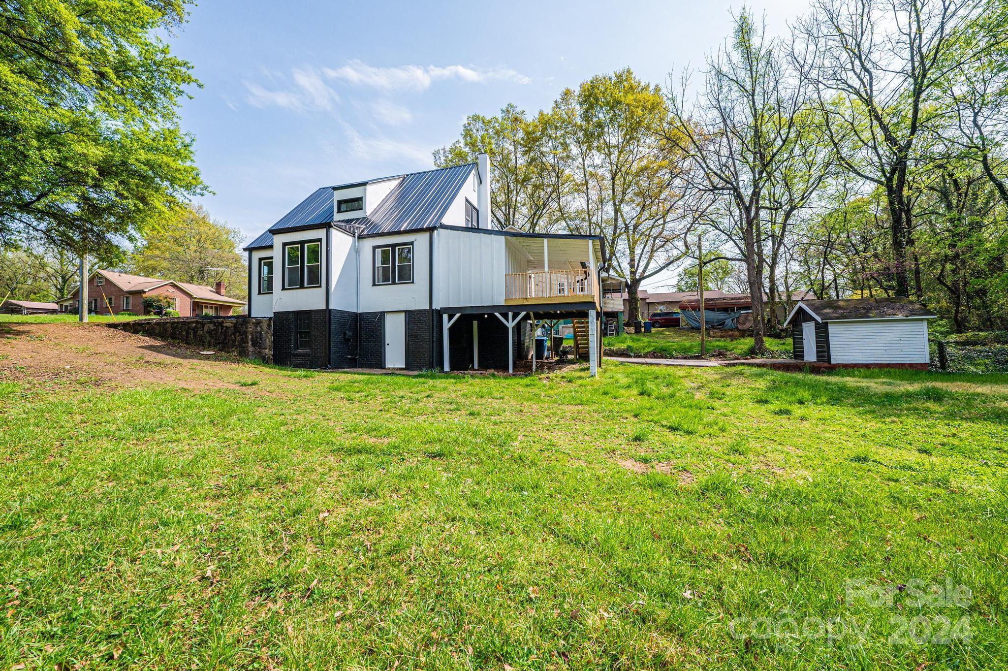 332 2nd Street Place SE