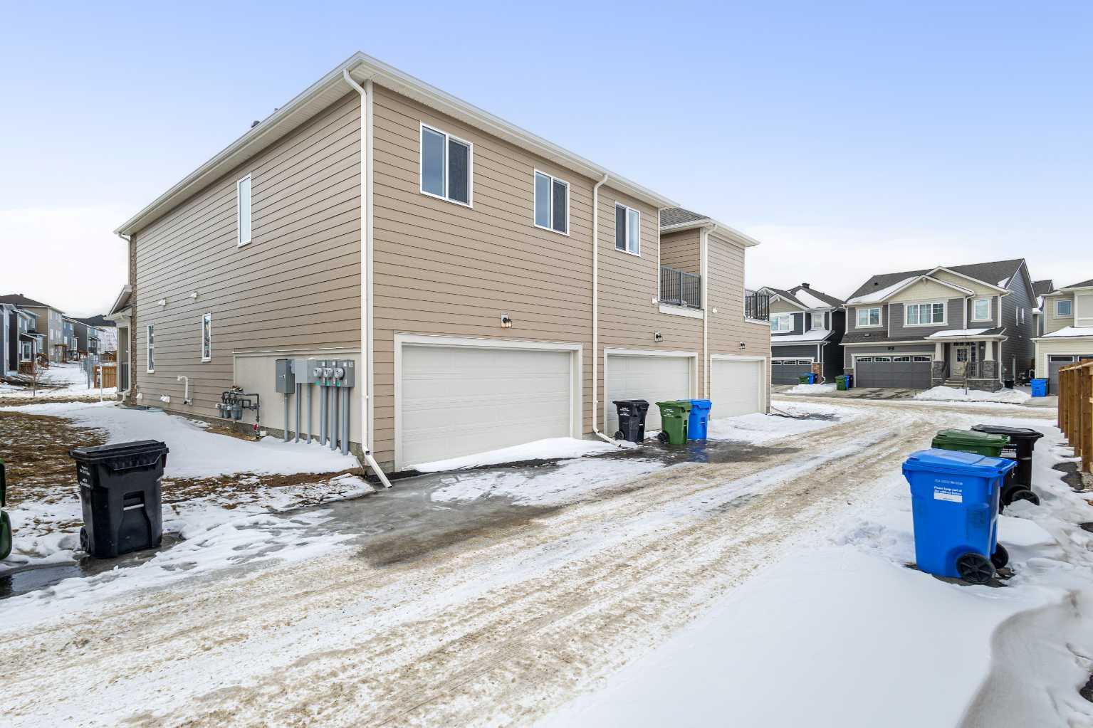 225 Yorkville Boulevard SW