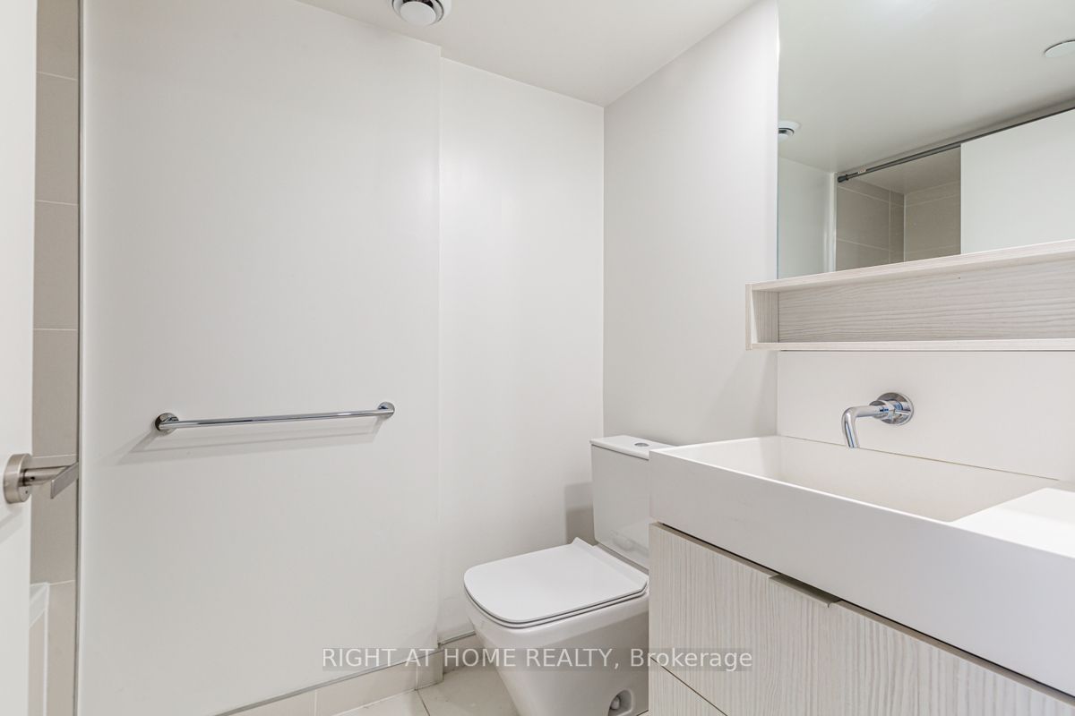 8 E Hillsdale Ave 745