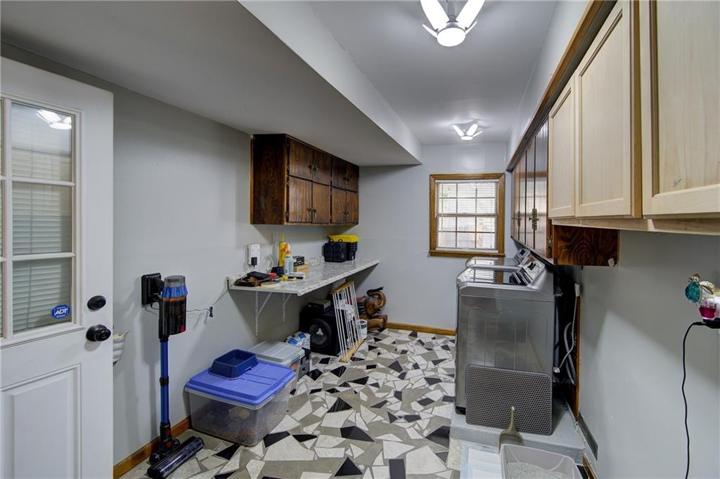 1213 E Fredrickson Drive