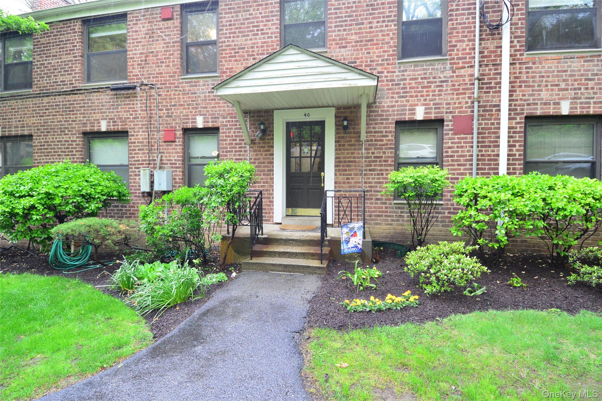 Spring has sprung at Country Club Ridge. Don't miss out on this spacious second floor corner unit with flexible bonus room, updated kitchen and bathroom, and plentiful closet space located in a lovely garden complex. Set up your grill and dine alfresco on the grounds outside the building then take a dip in the community pool! Easy access to Hartsdale train station, village shops, Saturday farmers' market, and restaurants. Close to parkways and Central Avenue shopping.