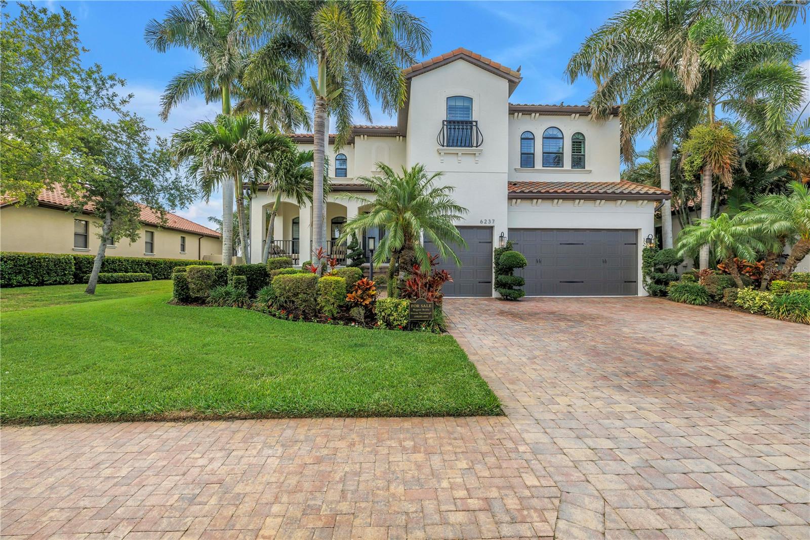 6237 Signature Pointe Lane, Bradenton, FL