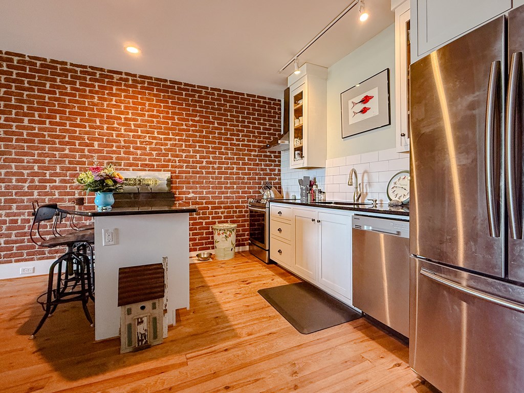 300 Mason Ave 3H