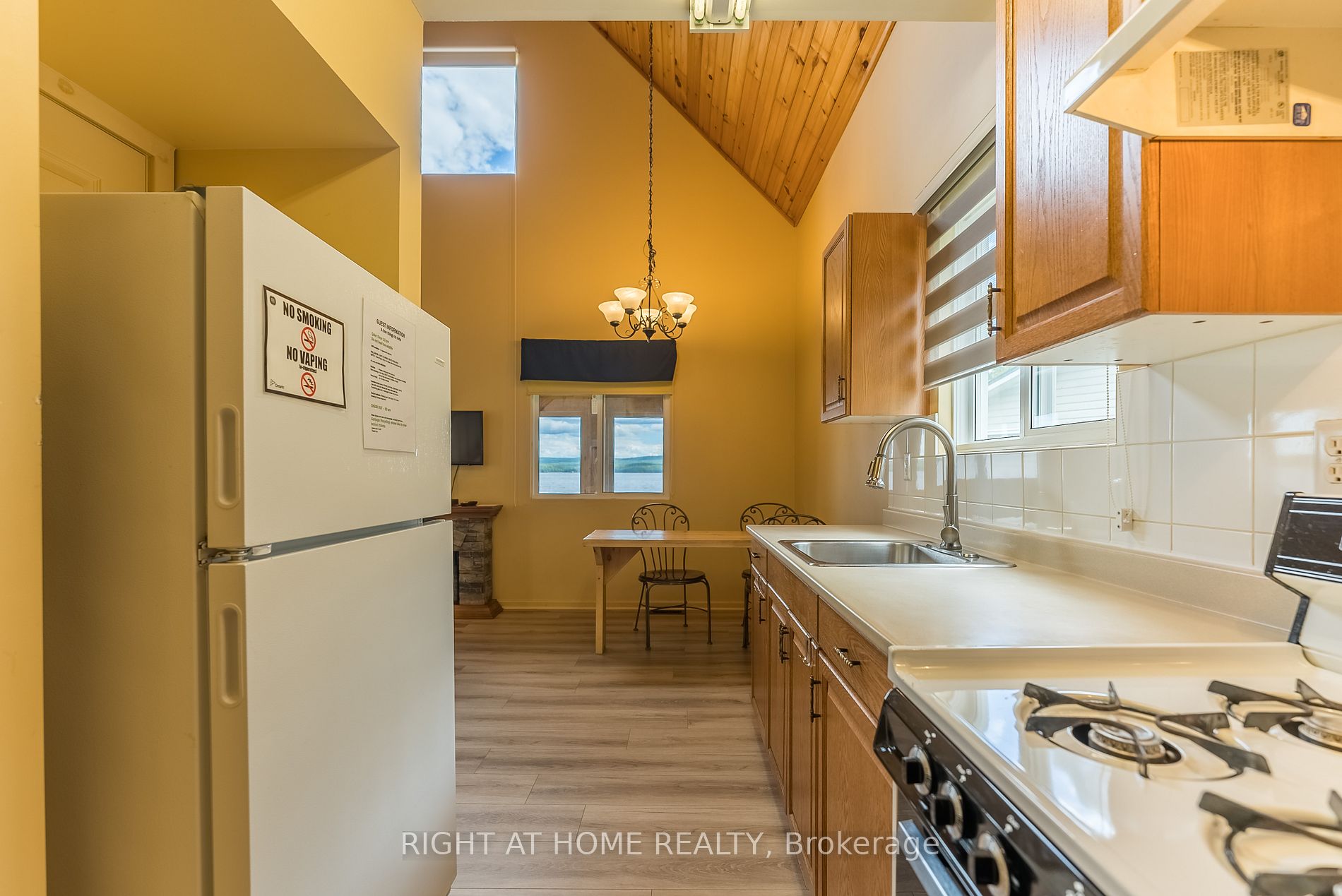 5253 Calabogie Rd