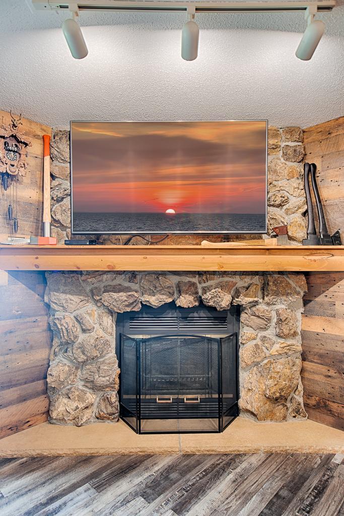 10490 Us Highway 169 106