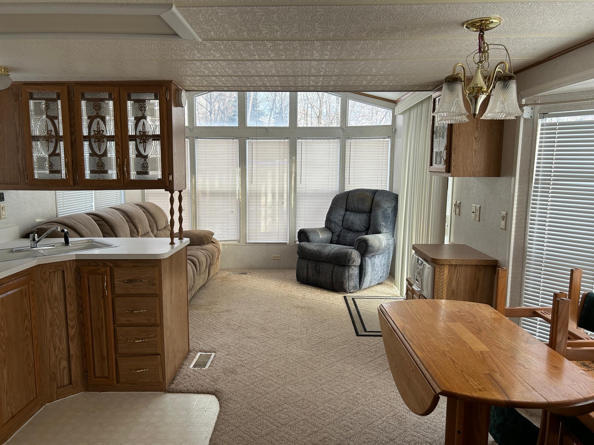 L9-10 B 5 Canterbury Town