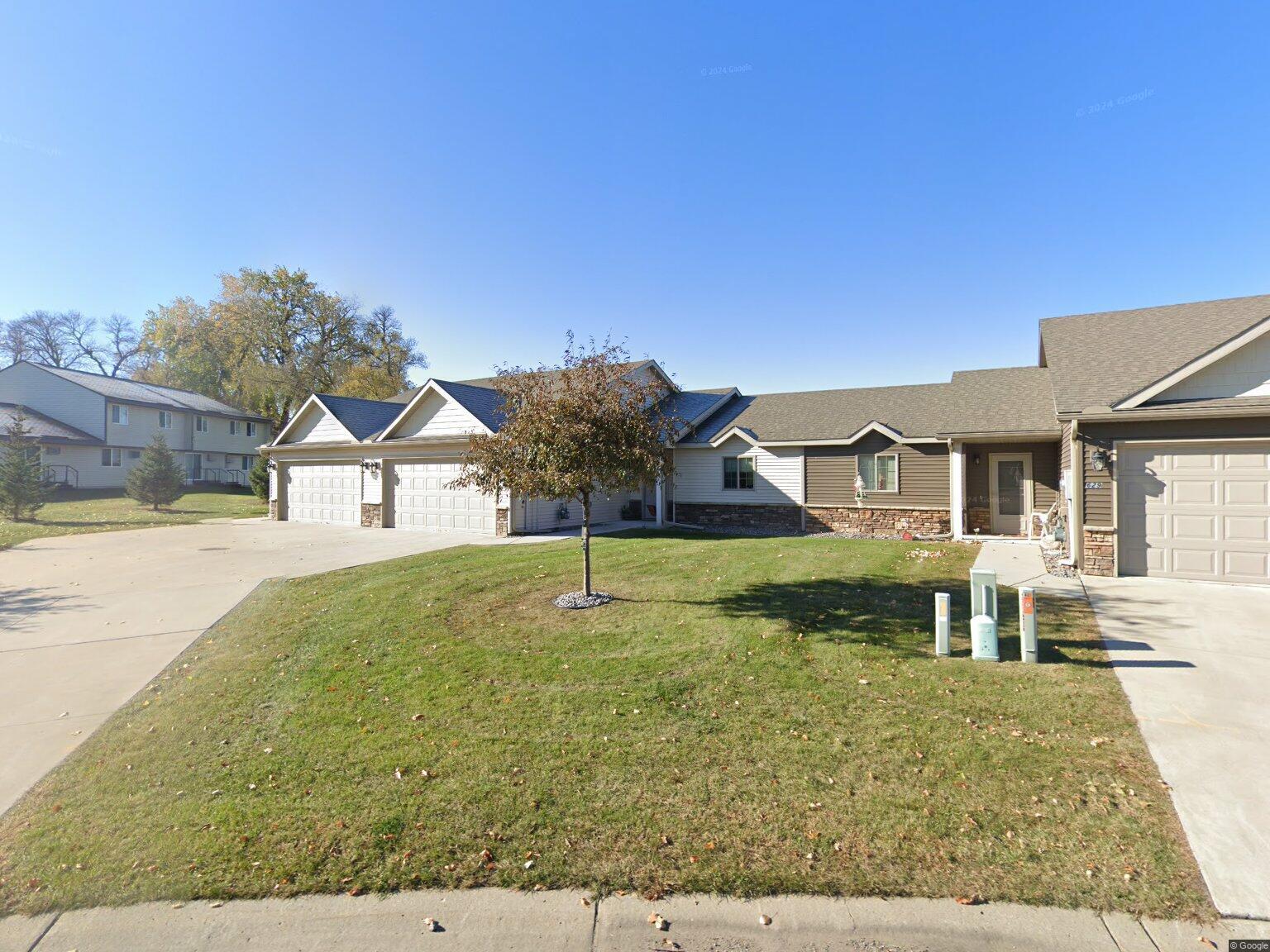 631 Cottonwood Avenue B