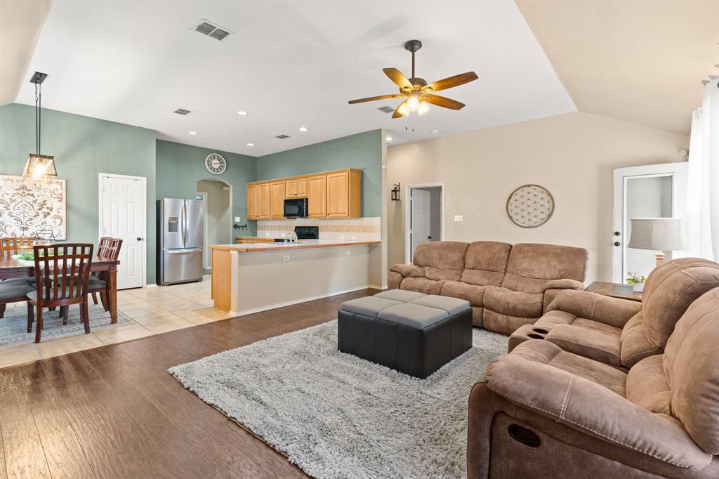 1252 Sweetwater Drive