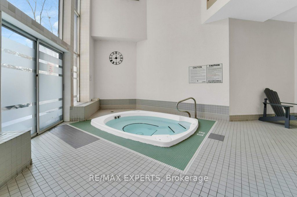 326 E Major Mackenzie Dr 508