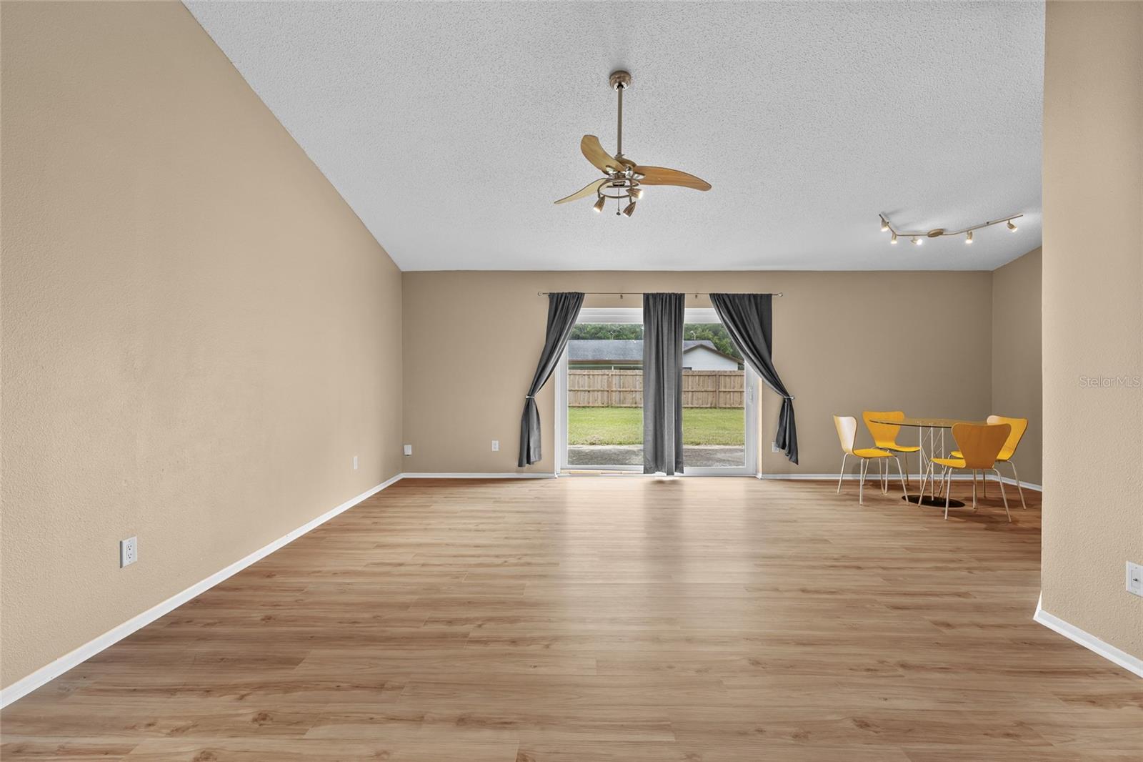 8040 Cloverglen Circle