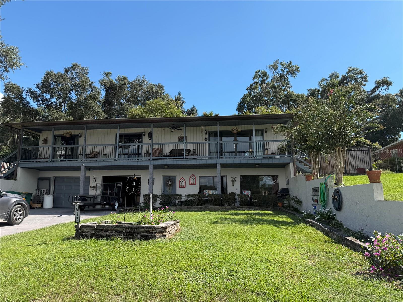 521 E Mirror Lake Drive, Fruitland Park, FL