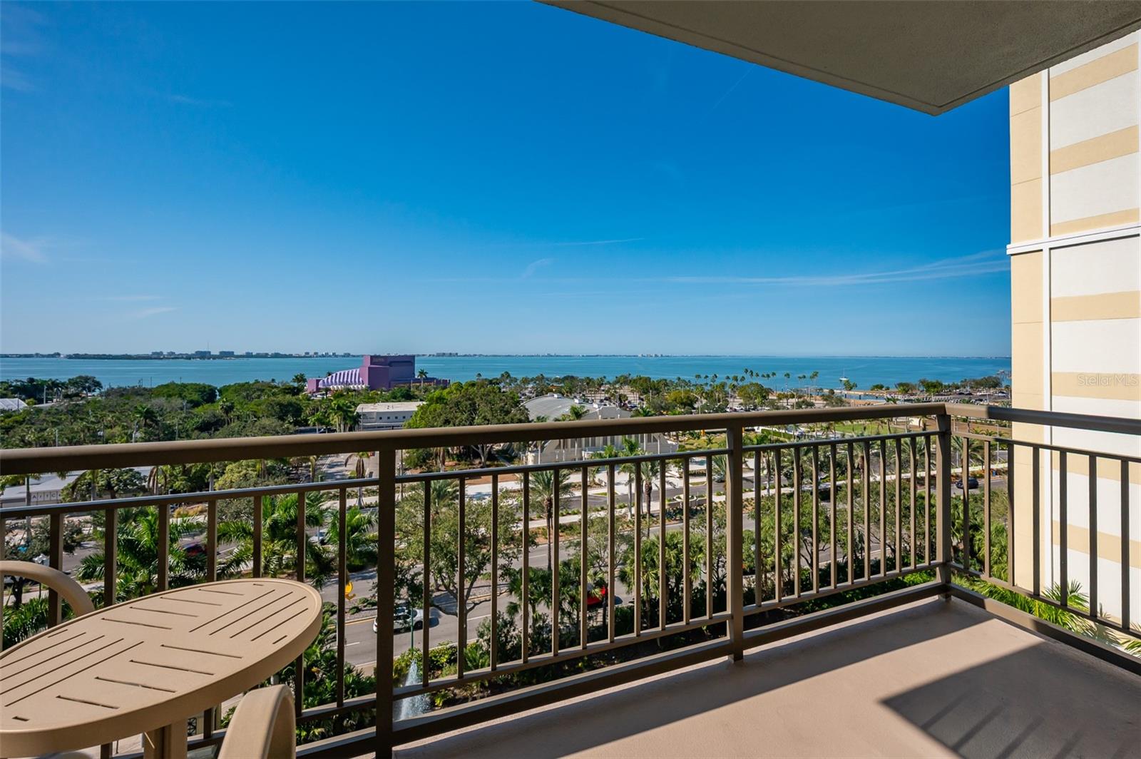 800 N Tamiami Trail 815