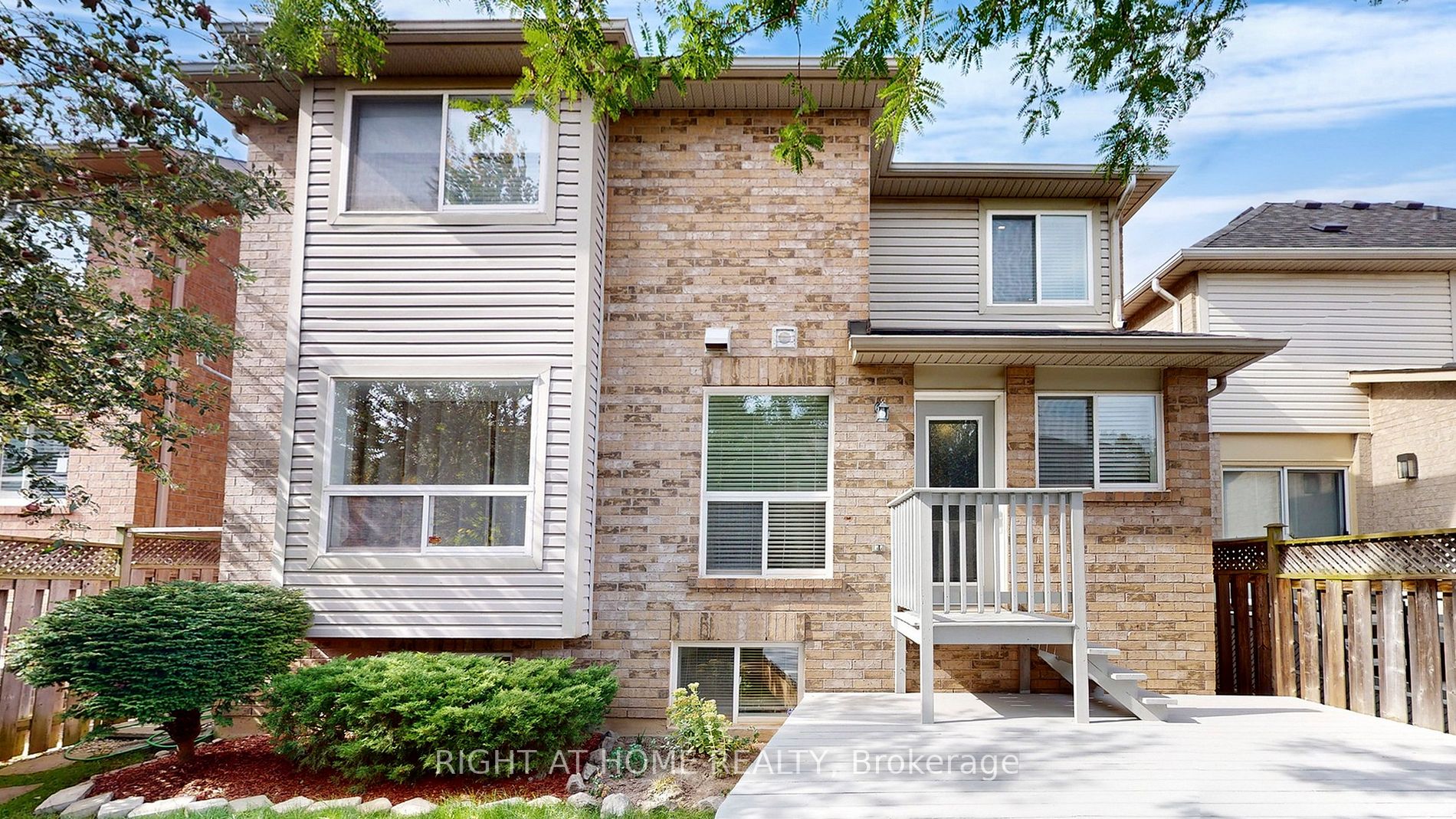 1348 Ashwood Terr