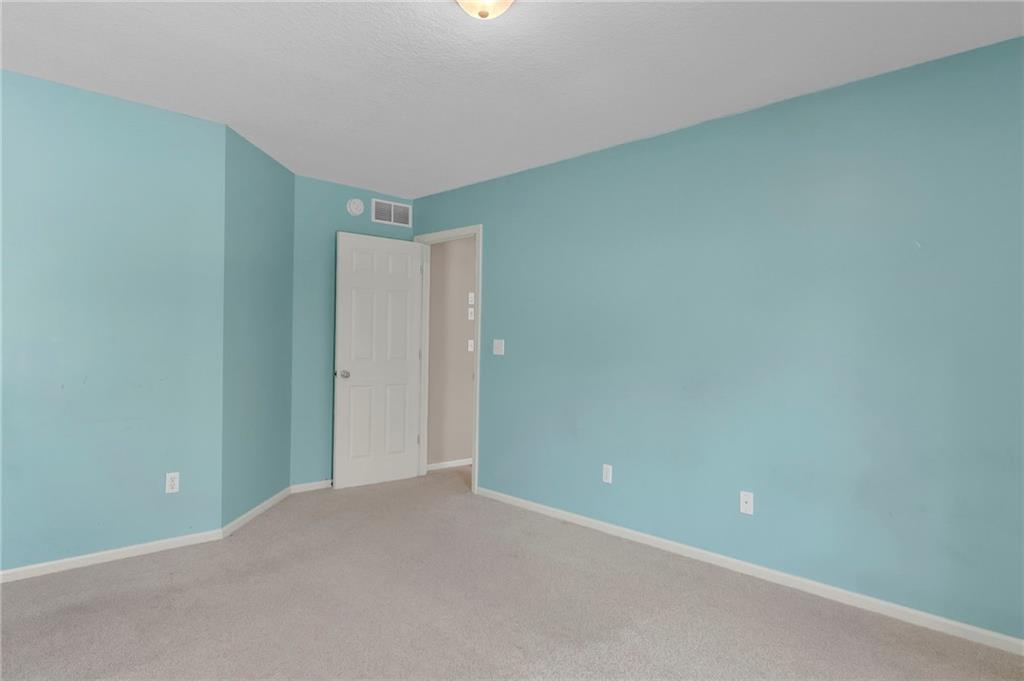 7442 N Sycamore Avenue