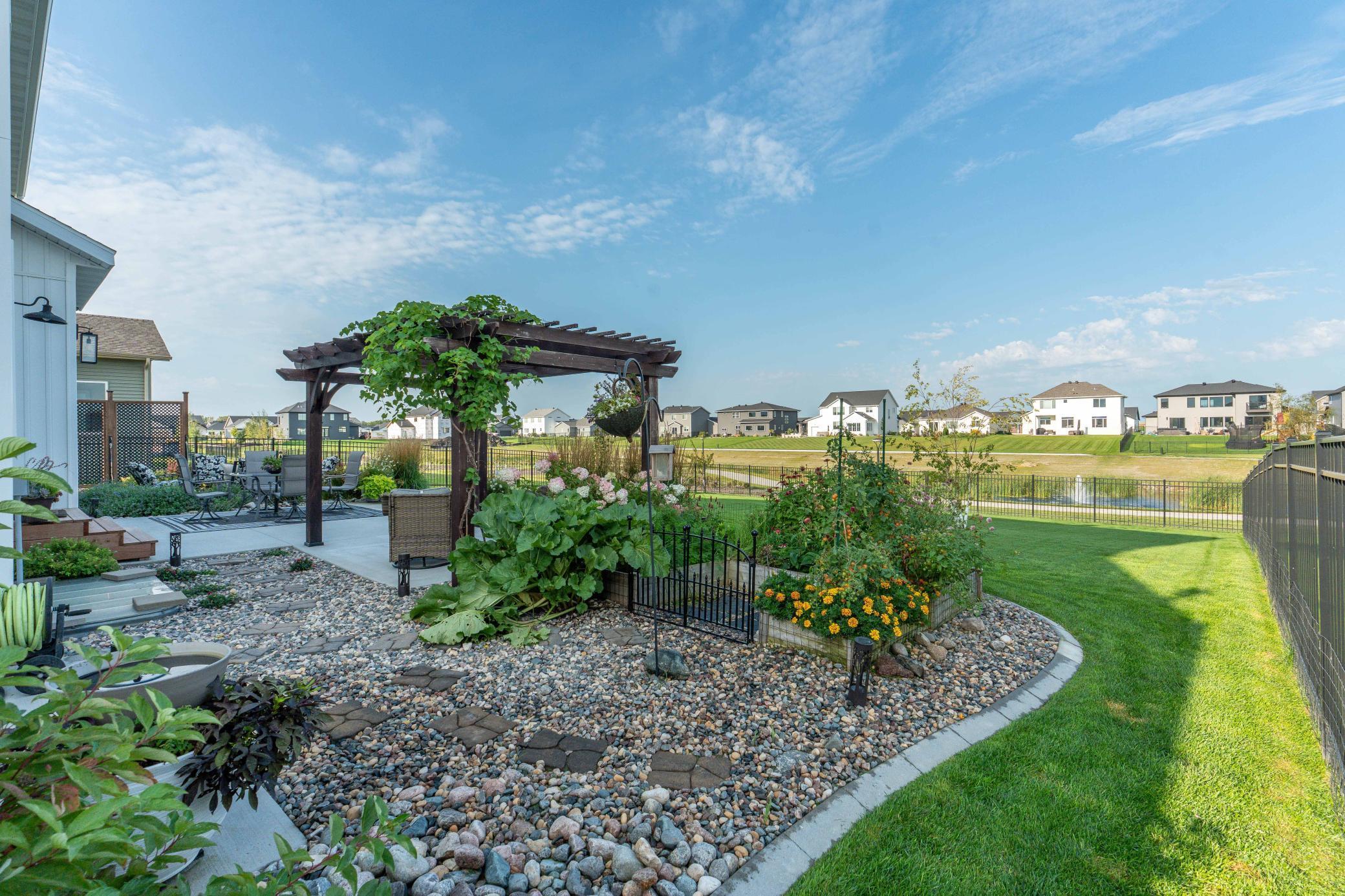 8825 Meadowlark Parkway