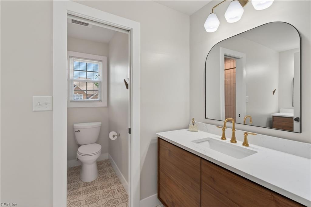 4533 Church Point Place