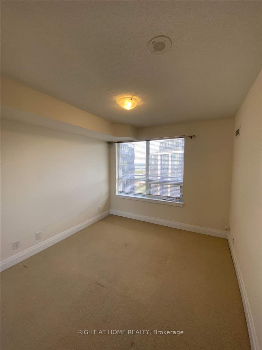 1060 W Sheppard Ave 1403