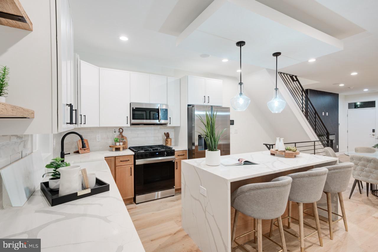 2622 E Harold Street