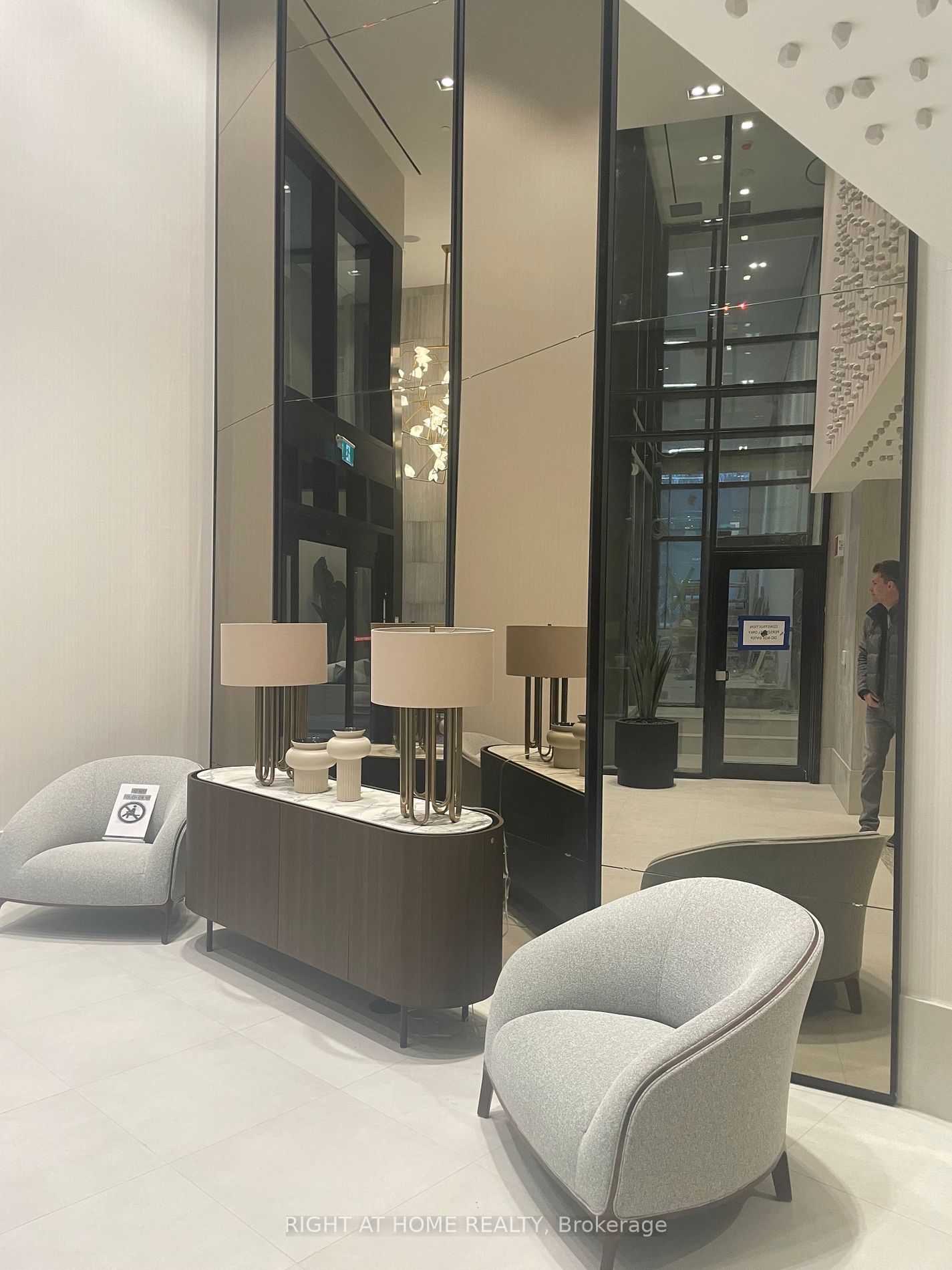 2020 Bathurst St 738