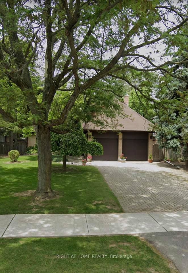 16 Fernside Crt