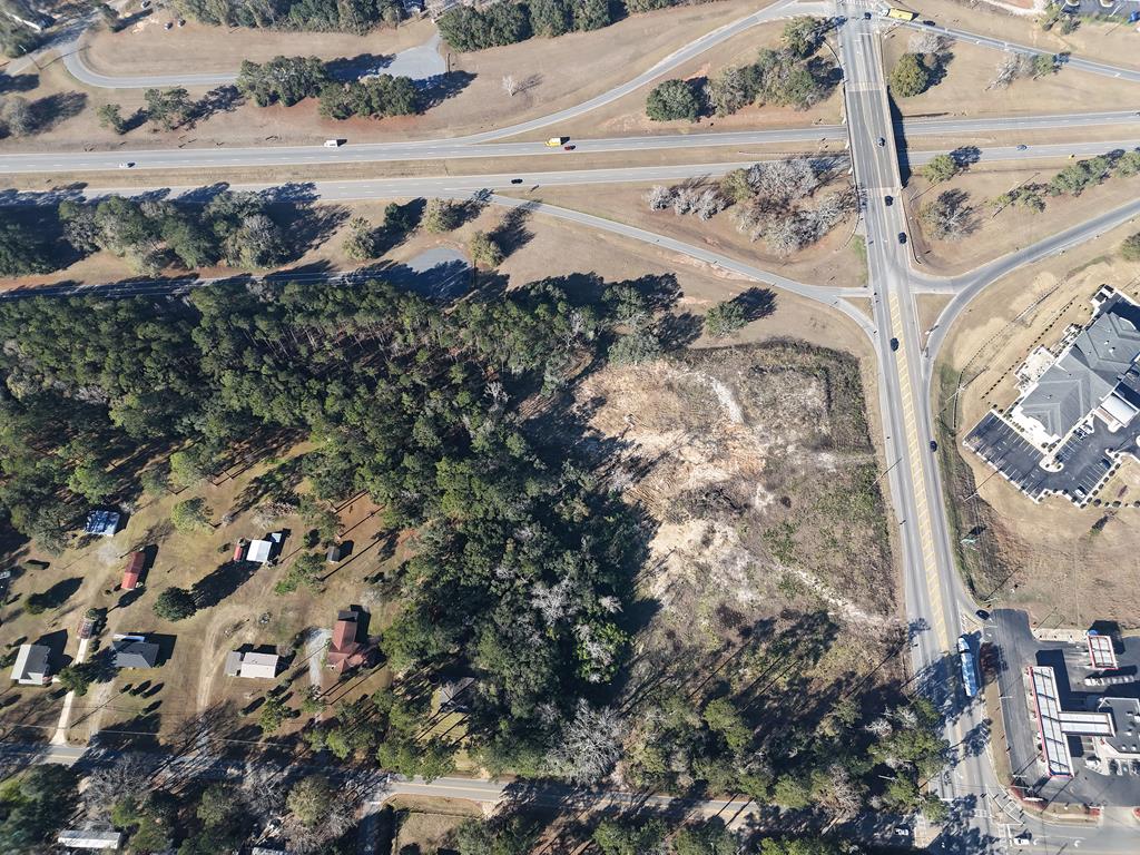Over 5 acres of commercial property on the corner of Hwy 19 South and Hwy 84 East in Thomasville, GA. Not many vacant corner lots left in Thomasville. Property is offered divided at $400,000 per acre.