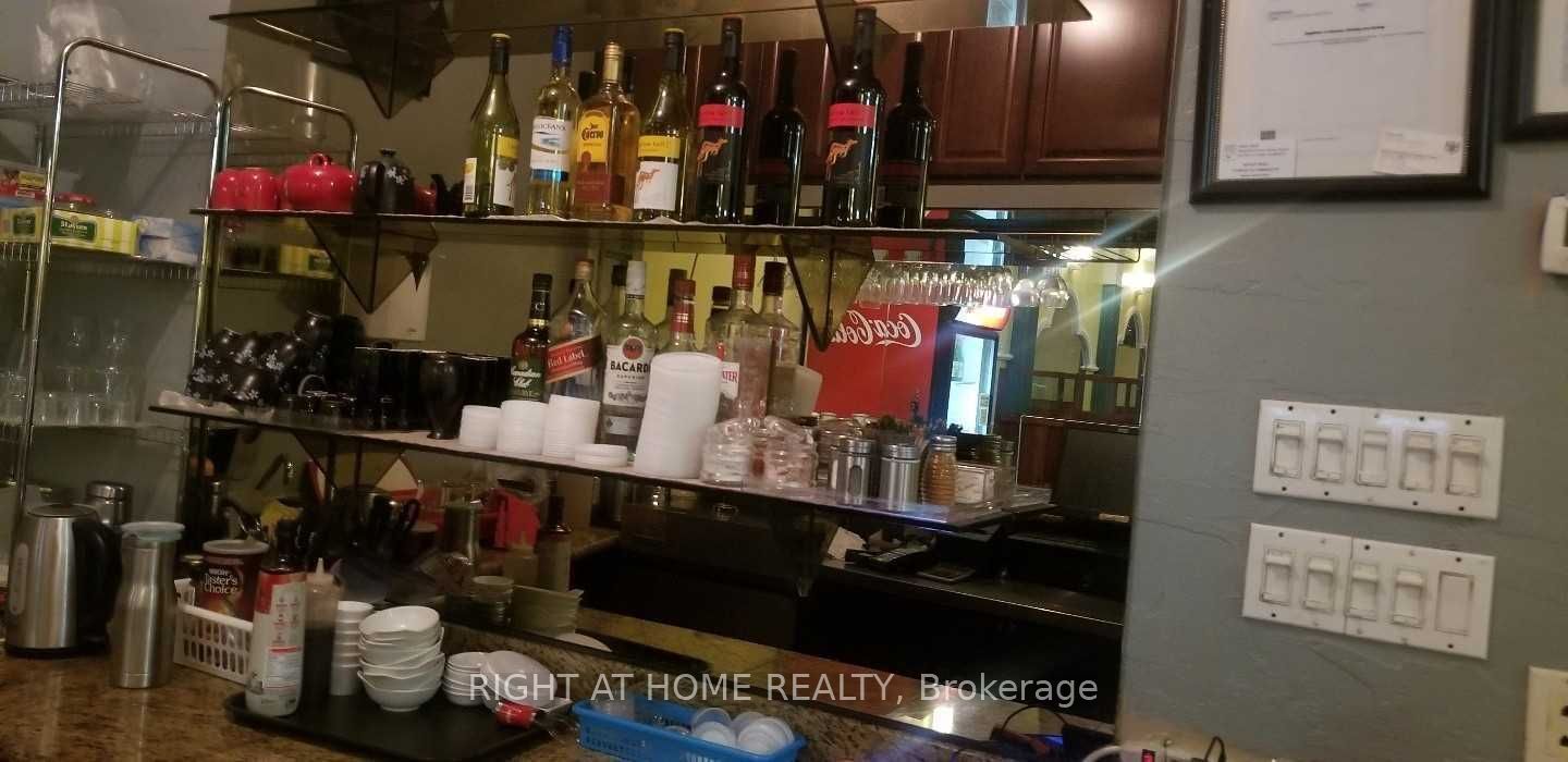 1170 W Burnhamthorpe Rd 15