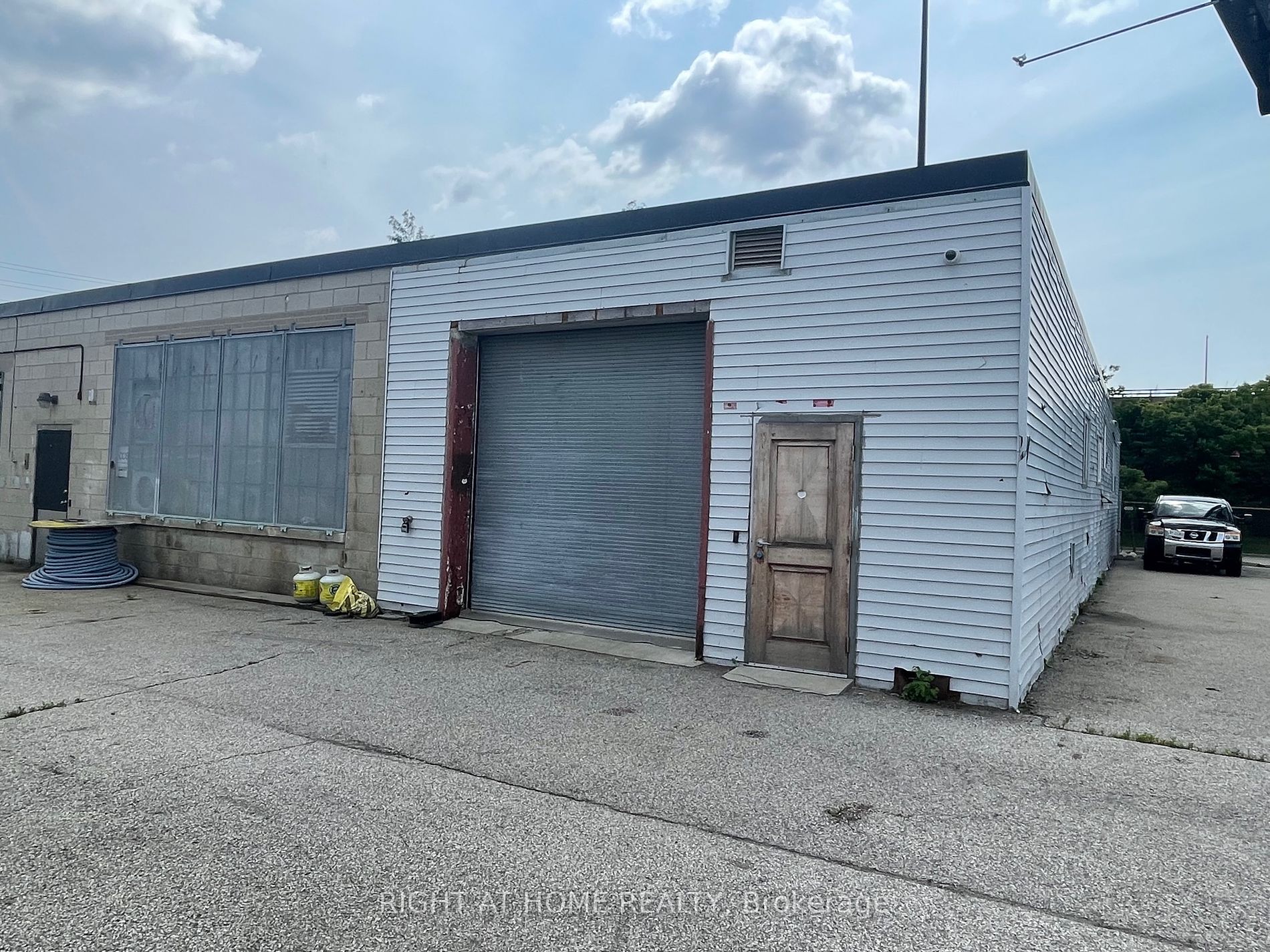 30 A&B Fordhouse Blvd