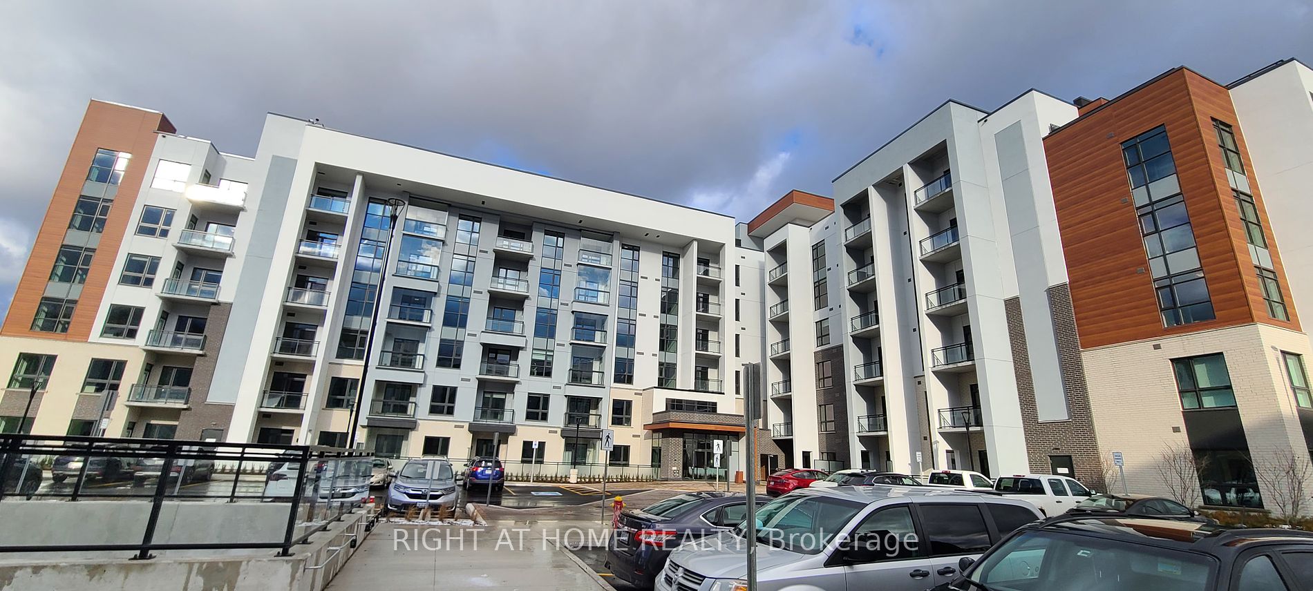 460 Gordon Krantz Ave 506