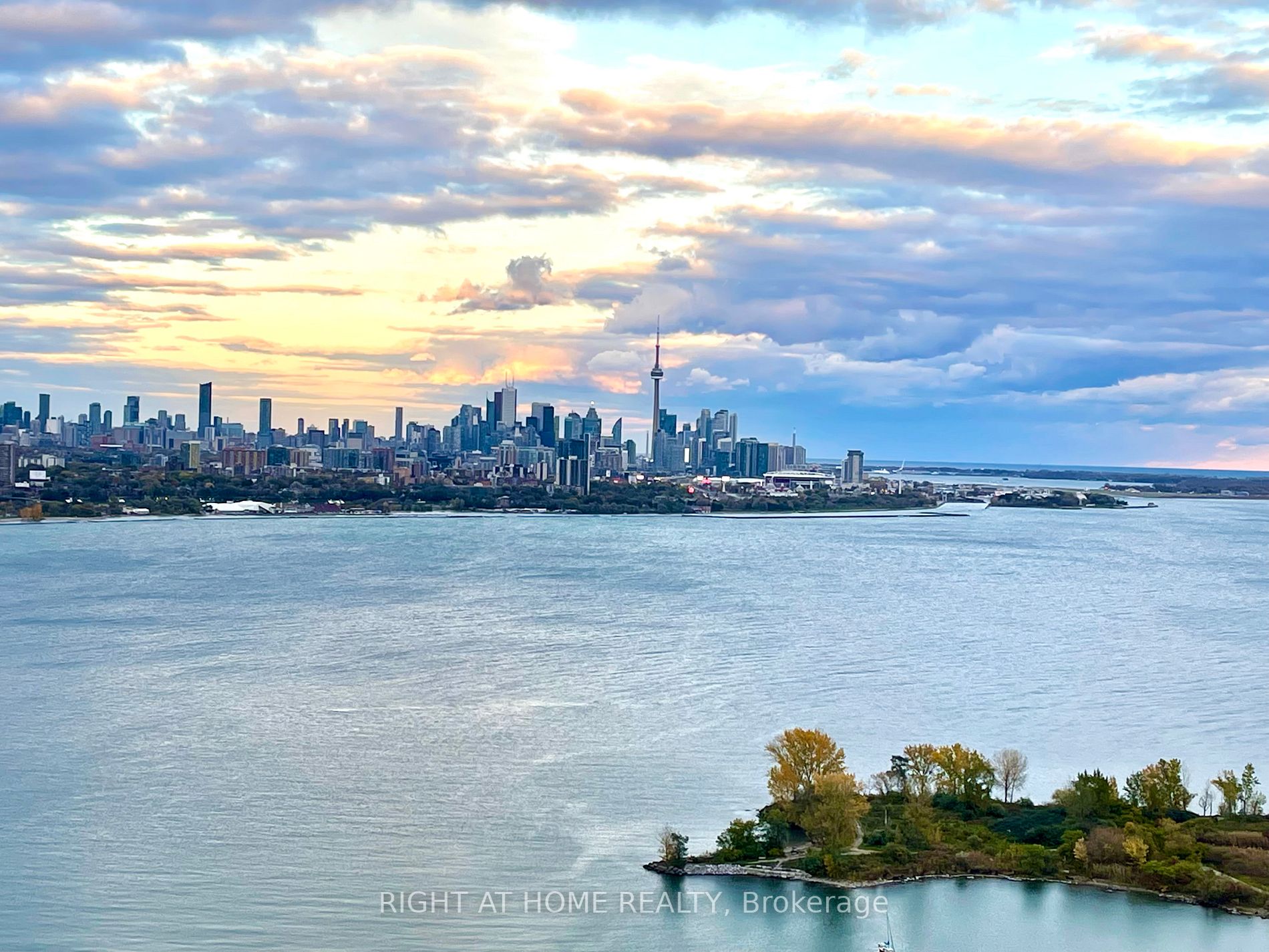 33 Shore Breeze Dr 3409