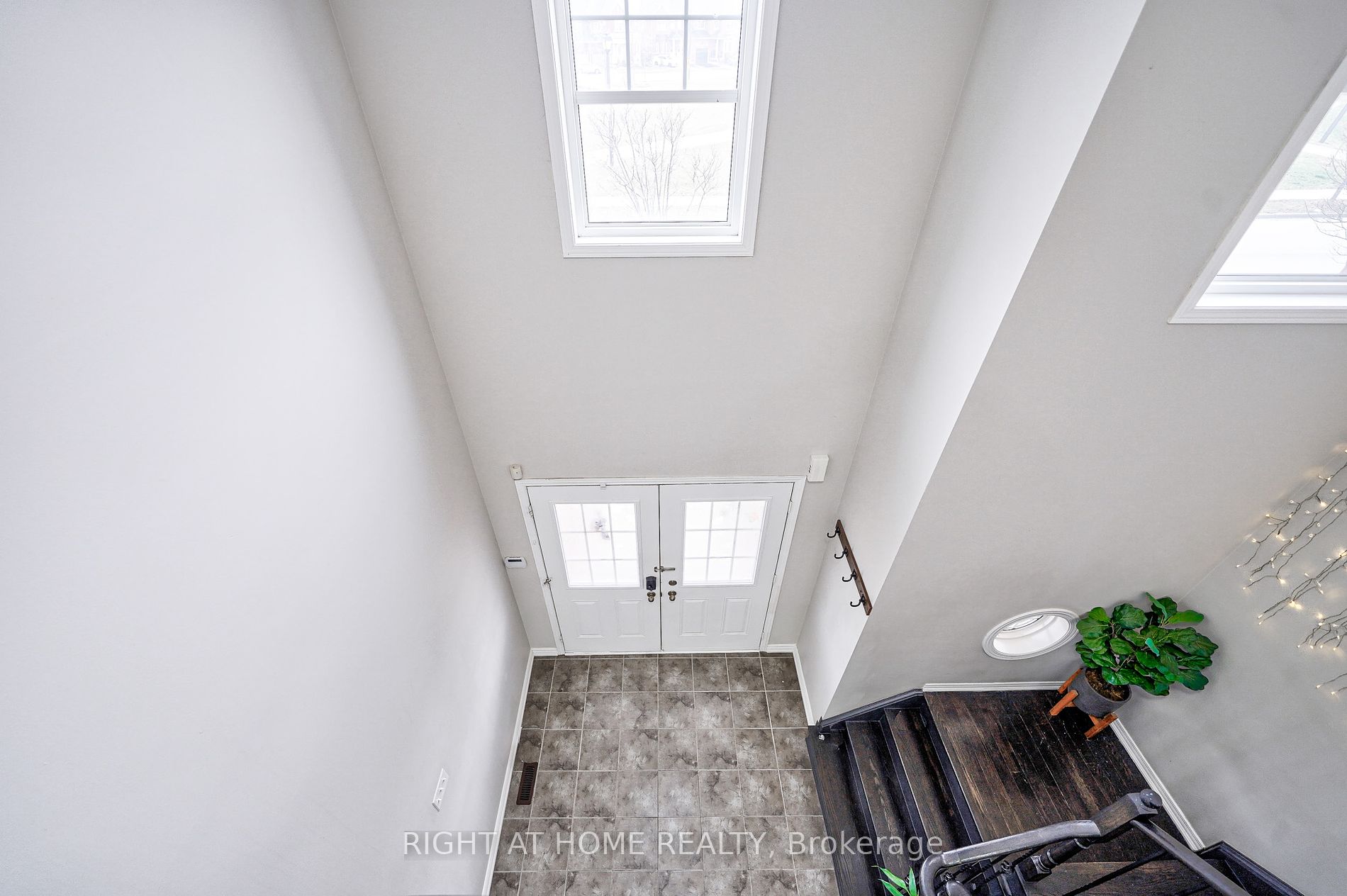 398 Messure Cres