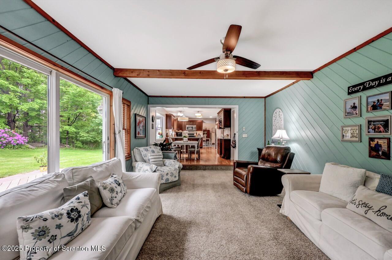 1001 Woodland Way