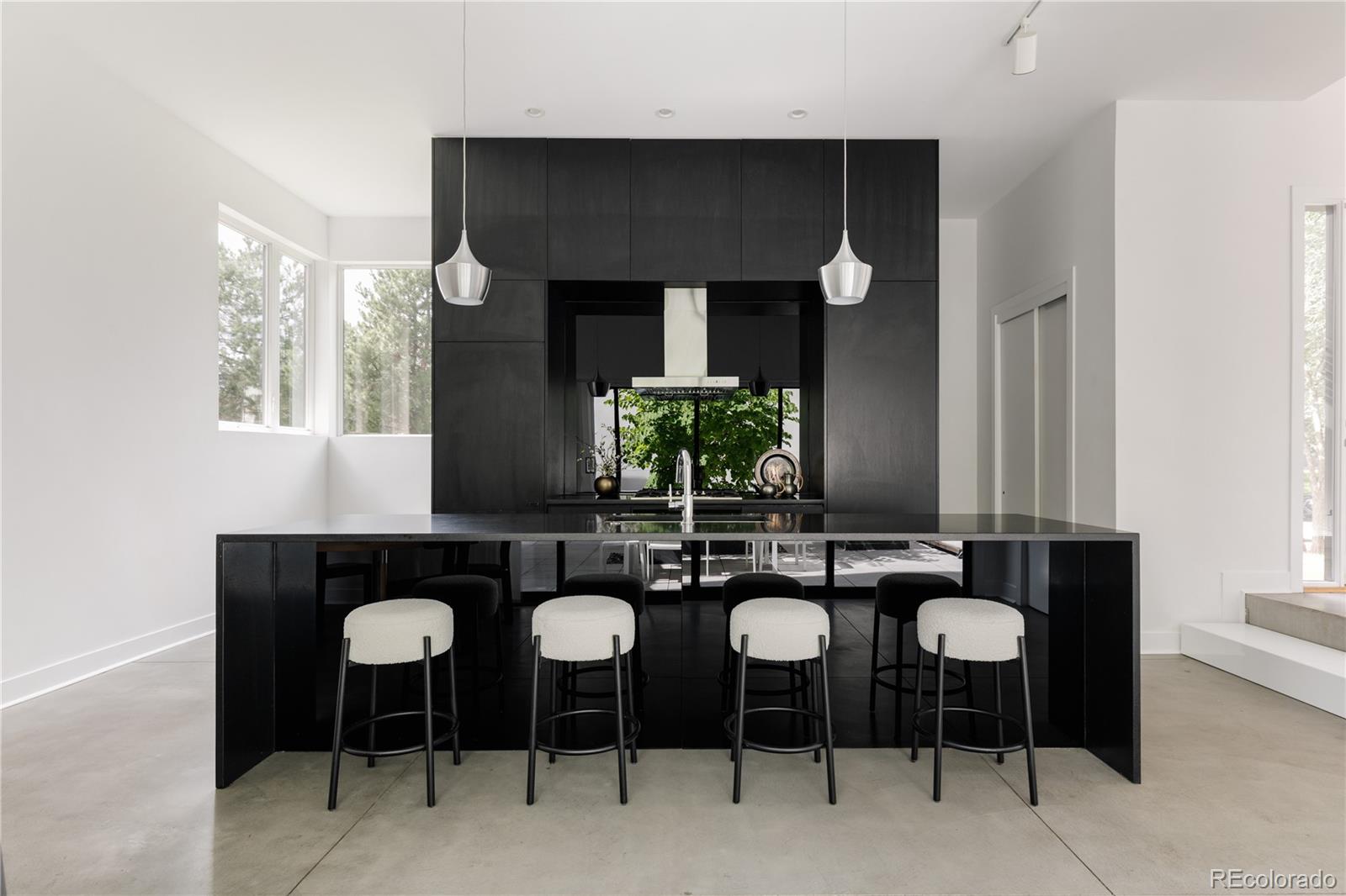 5916 S Sycamore Street