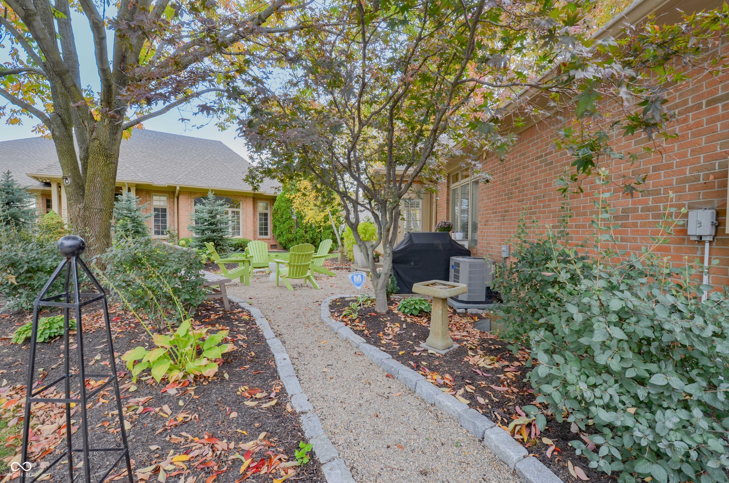 1738 Pathway Drive S