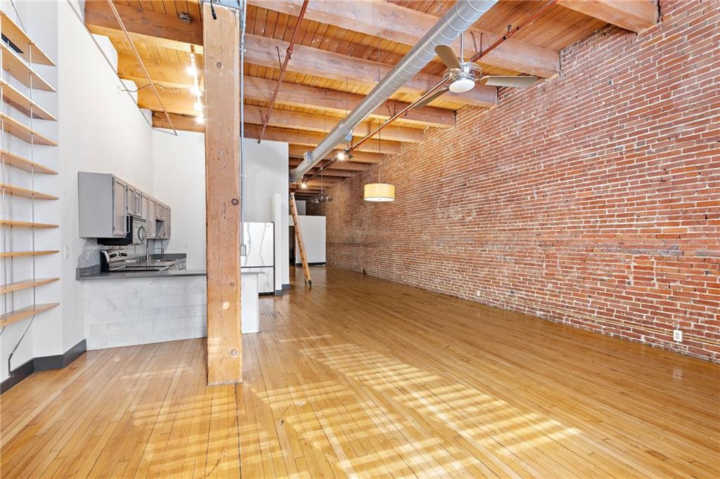 306 W 7th Street 101