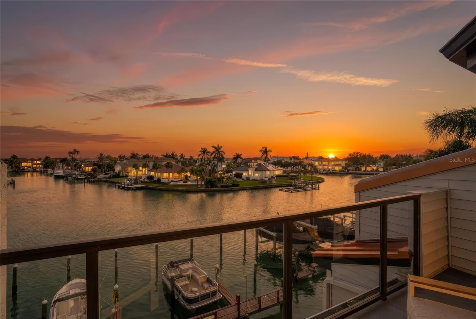 557 Pinellas Bayway S 311