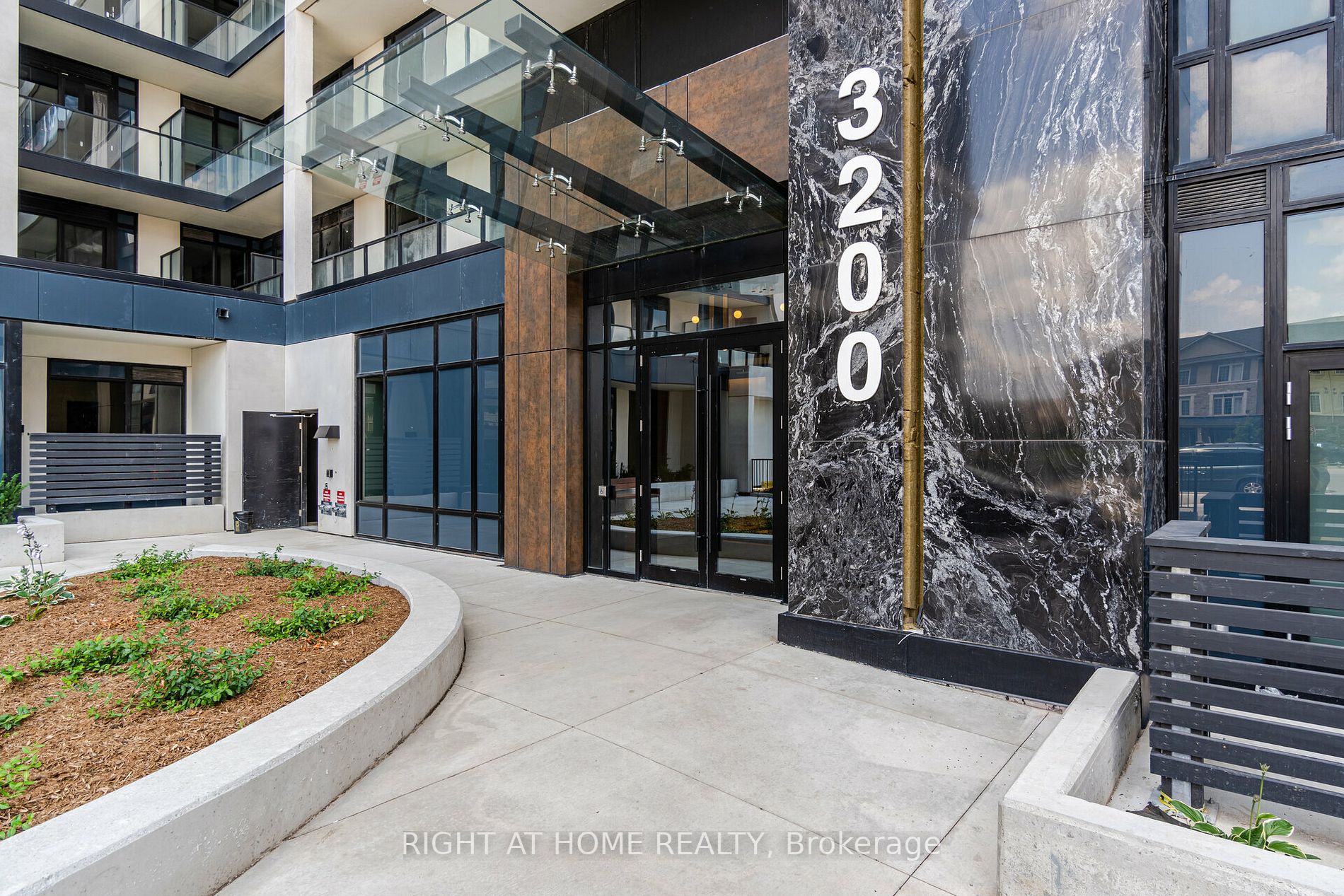 3200 E William Coltson Ave 117