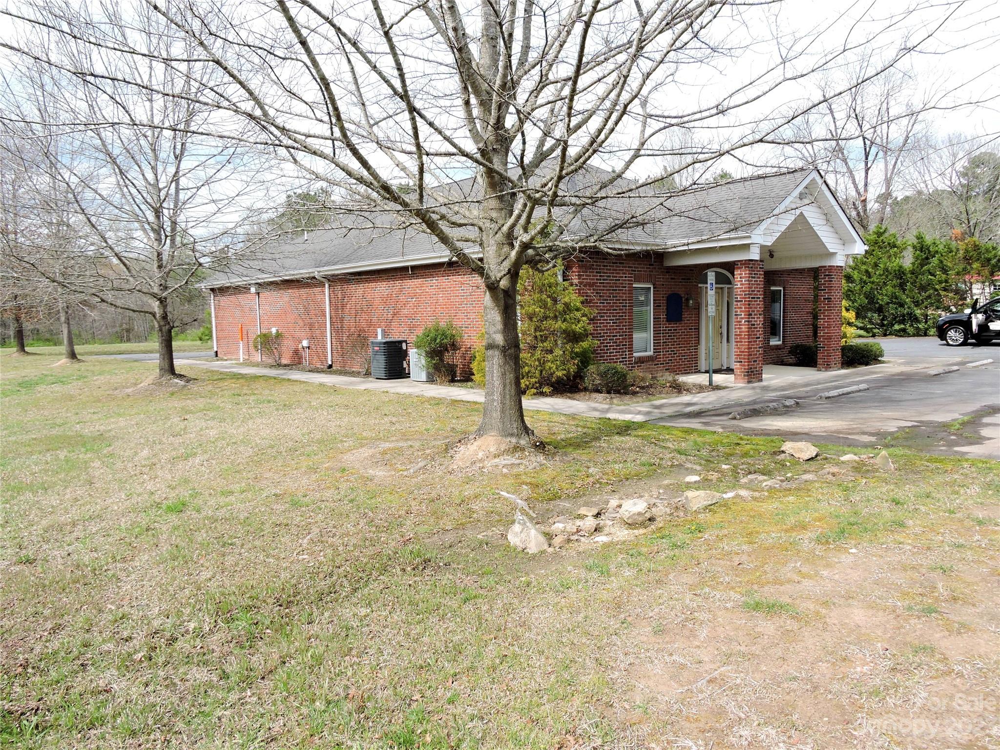 1001 Main Street N