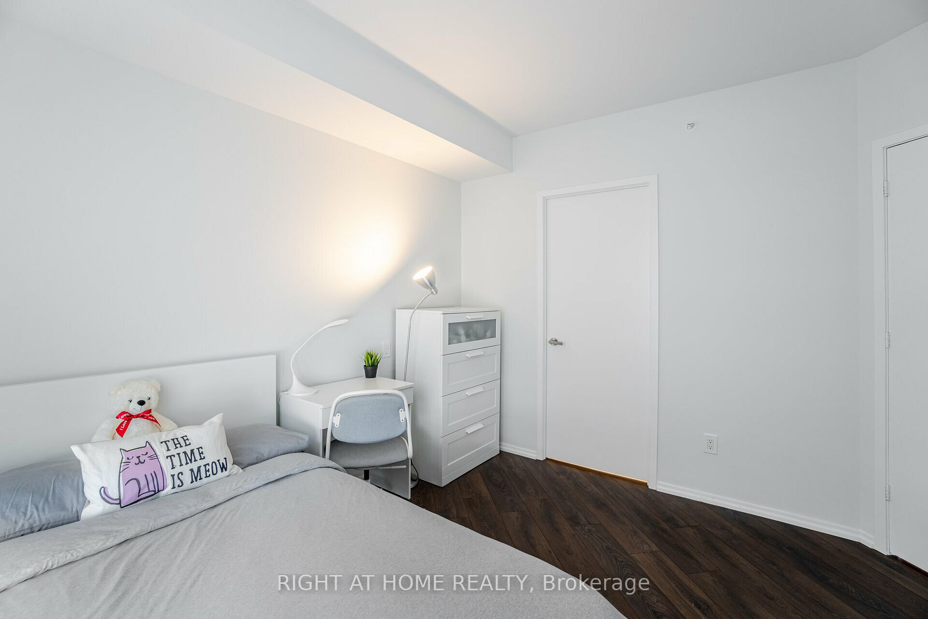 45 E Charles St 3910