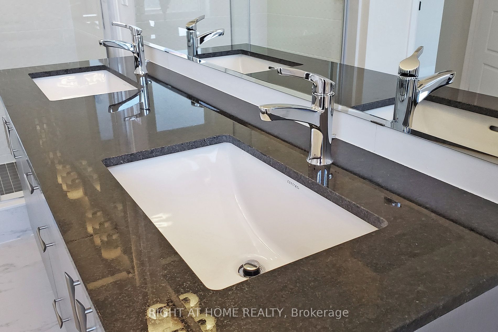 106 E Settlers Road Rd